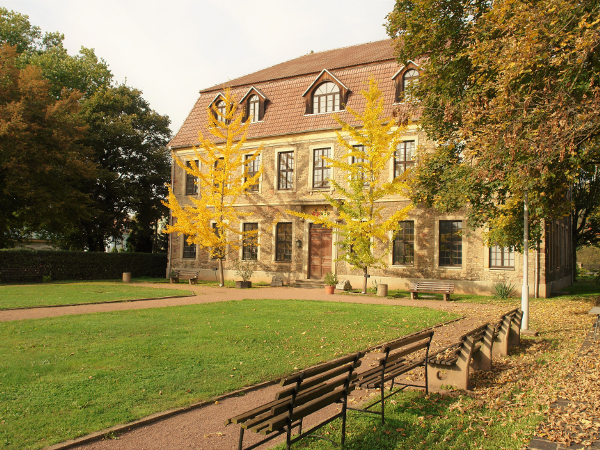 Das Bild zeigt das Mansfeld-Museum von außen