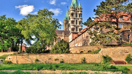 Das Bild zeigt den Naumburger Dom